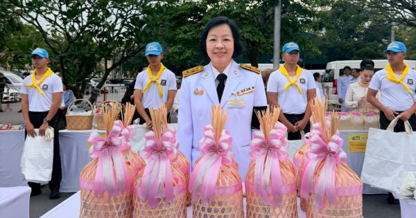 ผู้แทนเลขาธิการ ก.พ.ร. เข้าร่วมพิธีเจริญพระพุทธมนต์ ทำบุญตักบาตรถวายพระราชกุศล และพิธีวางพวงมาลาถวายราชสักการะ และวางพานพุ่มถวายสักการะฯ แด่พระบาทสมเด็จพระปรเมนทรรามาธิบดีศรีสินทรมหาวชิราวุธ พระมงกฎเกล้าเจ้าอยู่หัว พระมหาธีรราชเจ้า เนื่องในโอกาสวันคล้ายวันสวรรคต ครบ 100 ปี